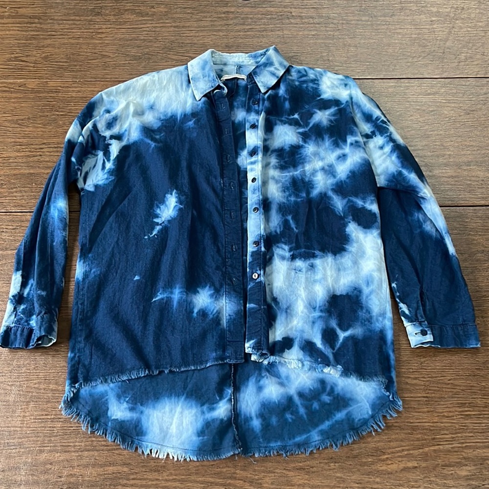 Zara Woman Premium Denim Collection Blue Tie Dye Frayed Button Up Top